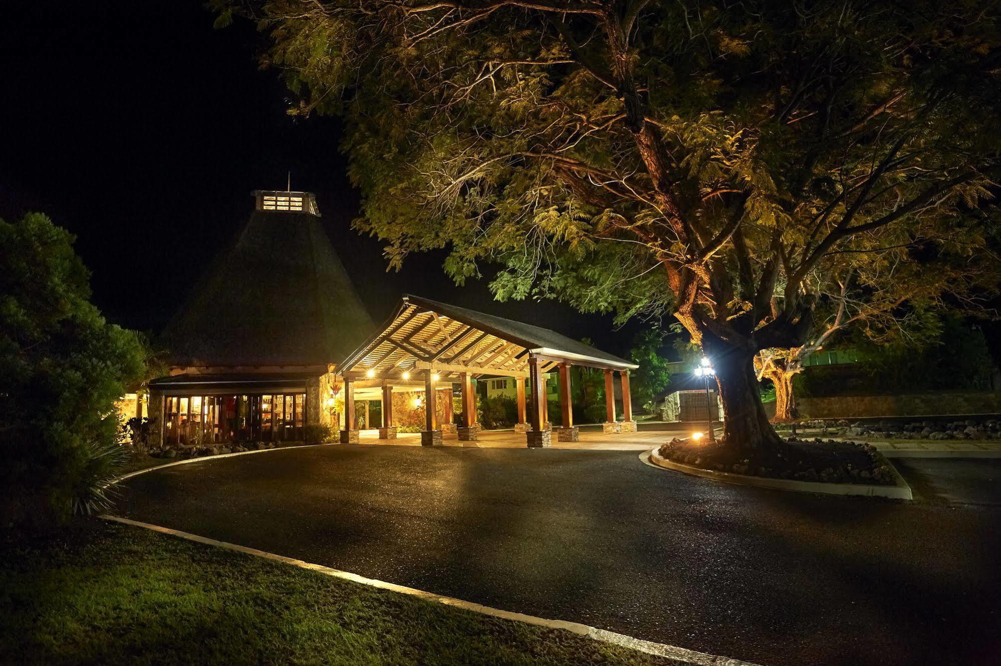 Mount Irvine Bay Resort Black Rock Exterior photo